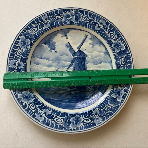 Vintage Hand Painted D.P. Delft Holland Windmills Ceramic Wall Plate - Picture 8 of 8